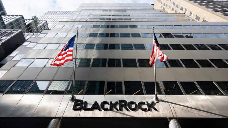 Bitcoin: Experts Point Out Key Differences Between BlackRock And Grayscale Bitcoin Trusts