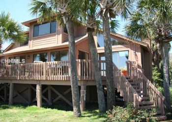 Bitcoin Accepted – 2.6M Luxury Beach Front Mansion For Sale