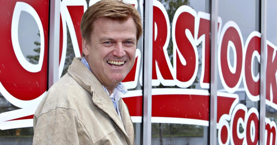 overstock shareholders fight to lead class action
