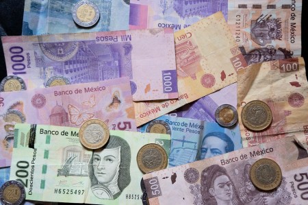 mexican-pesos-916208_1280