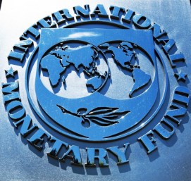 The logo of the International Monetary Fund(IMF) is seen shortly after Christine Lagarde, Managing Director, delivered remarks on the US economy during a press conference June 14, 2013 at IFM headquaraters in Washington, DC.     AFP PHOTO/Paul J. Richards