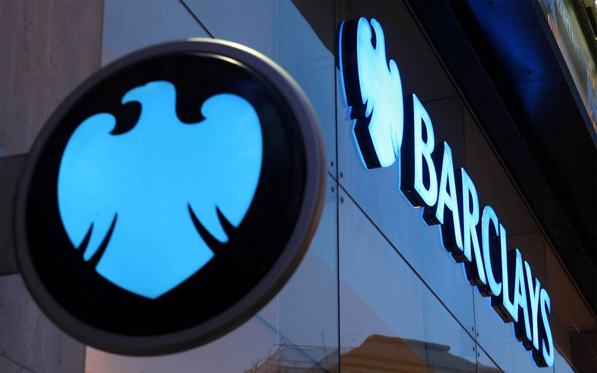 British Bank Barclays Partners with Coinbase