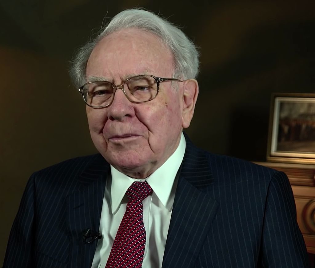 Should Berkshire Hathaway Boss Warren Buffett 'Buy The Bitcoin Dip'?
