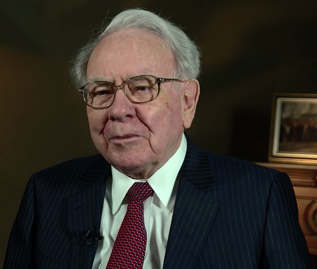 Should Berkshire Hathaway Boss Warren Buffett 'Buy The Bitcoin Dip'?