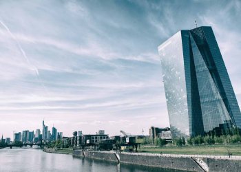 ECB Tells Banks to Implement Instant Payments in Order to Compete with Bitcoin