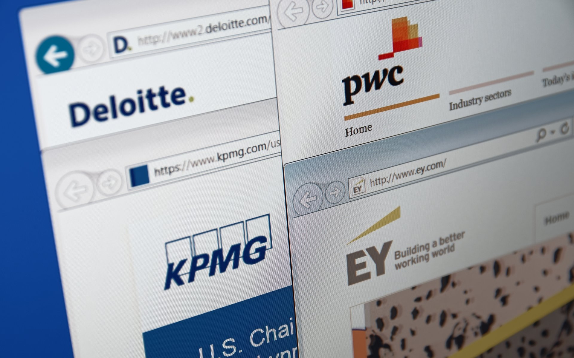 Two of the Big Four Accounting Firms Now Accept Bitcoin