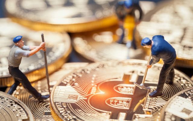 'Is Crypto Mining The Public?' Goldbugs Tell Media Gold Will Be Great Again