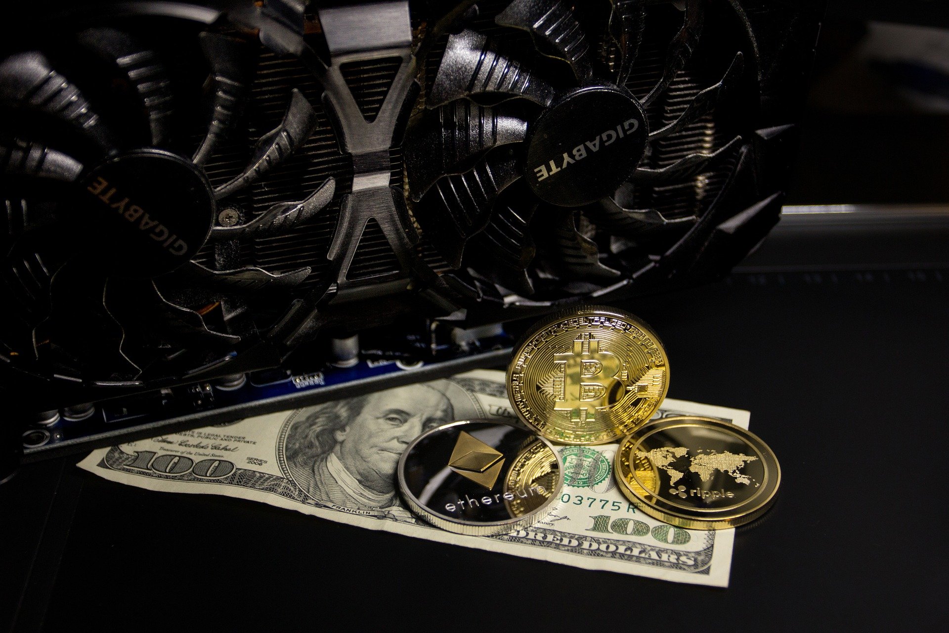 Cryptocurrency Mining Chip Supplier Warns Investors of Impending Revenue Decline