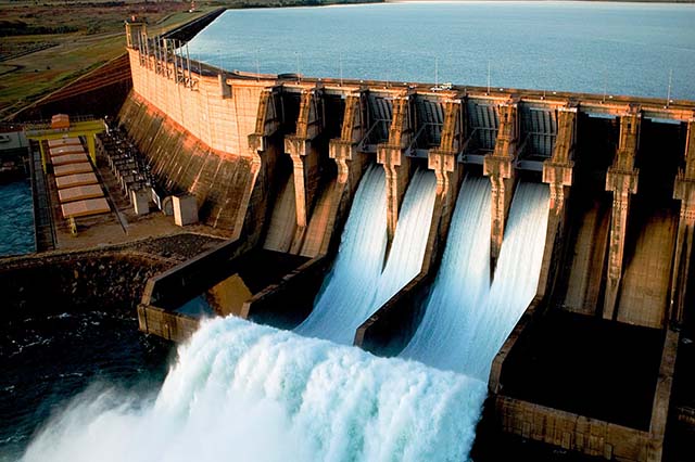 Hydro-electric dam in Canada - Bitmain