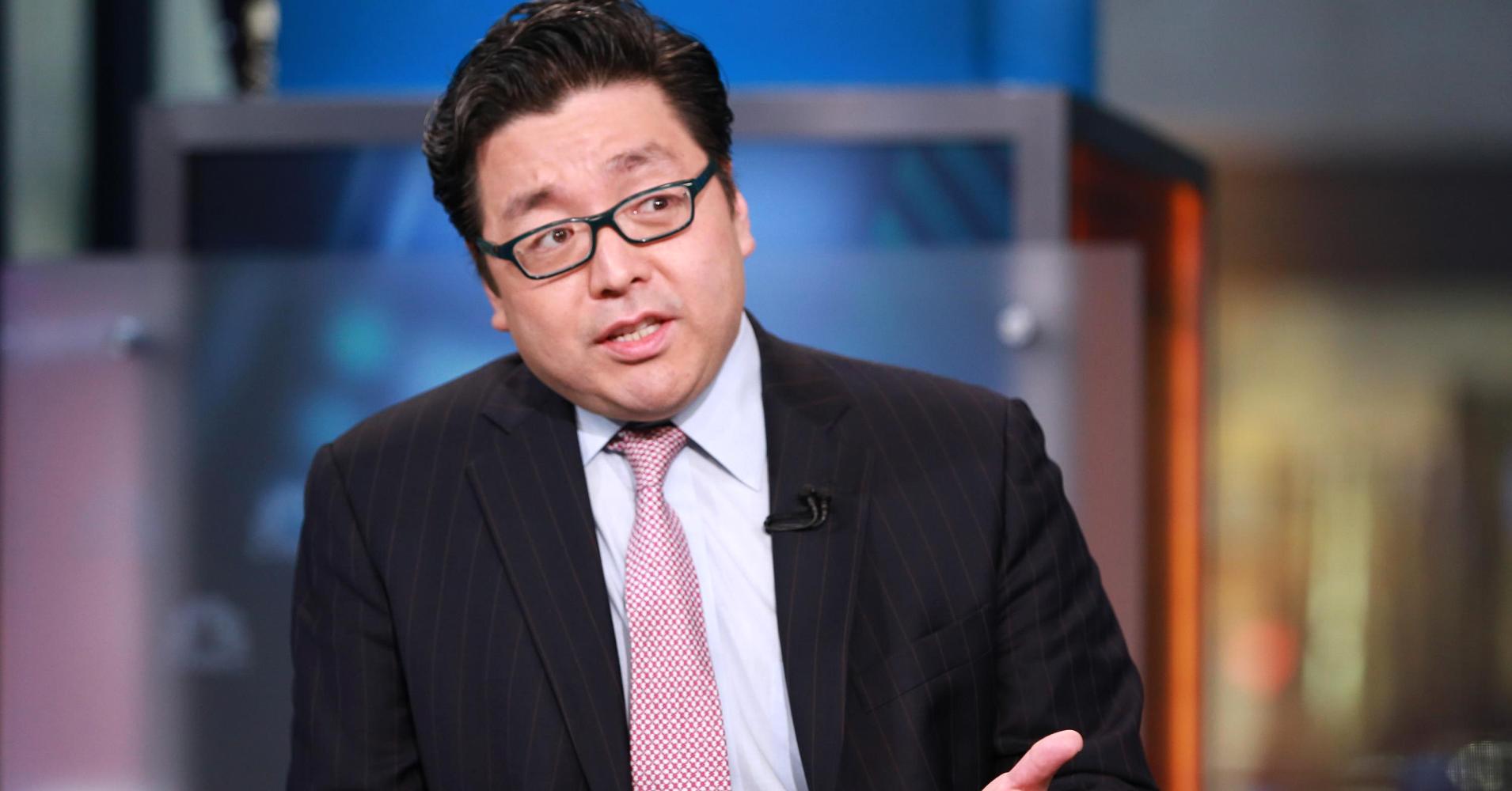 Bitcoin Price Chart Shows ‘Huge Bull Signal,’ Says Tom Lee