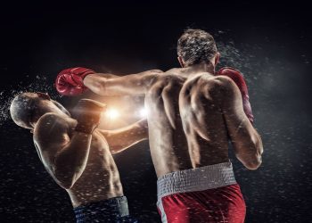 arthur hayes & nouriel roubini in bitcoin fight