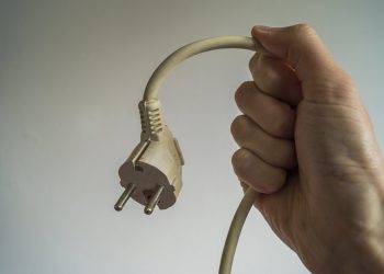 Plug Pulled on Bitcoin.Com Lawsuit After Donation Shortfall