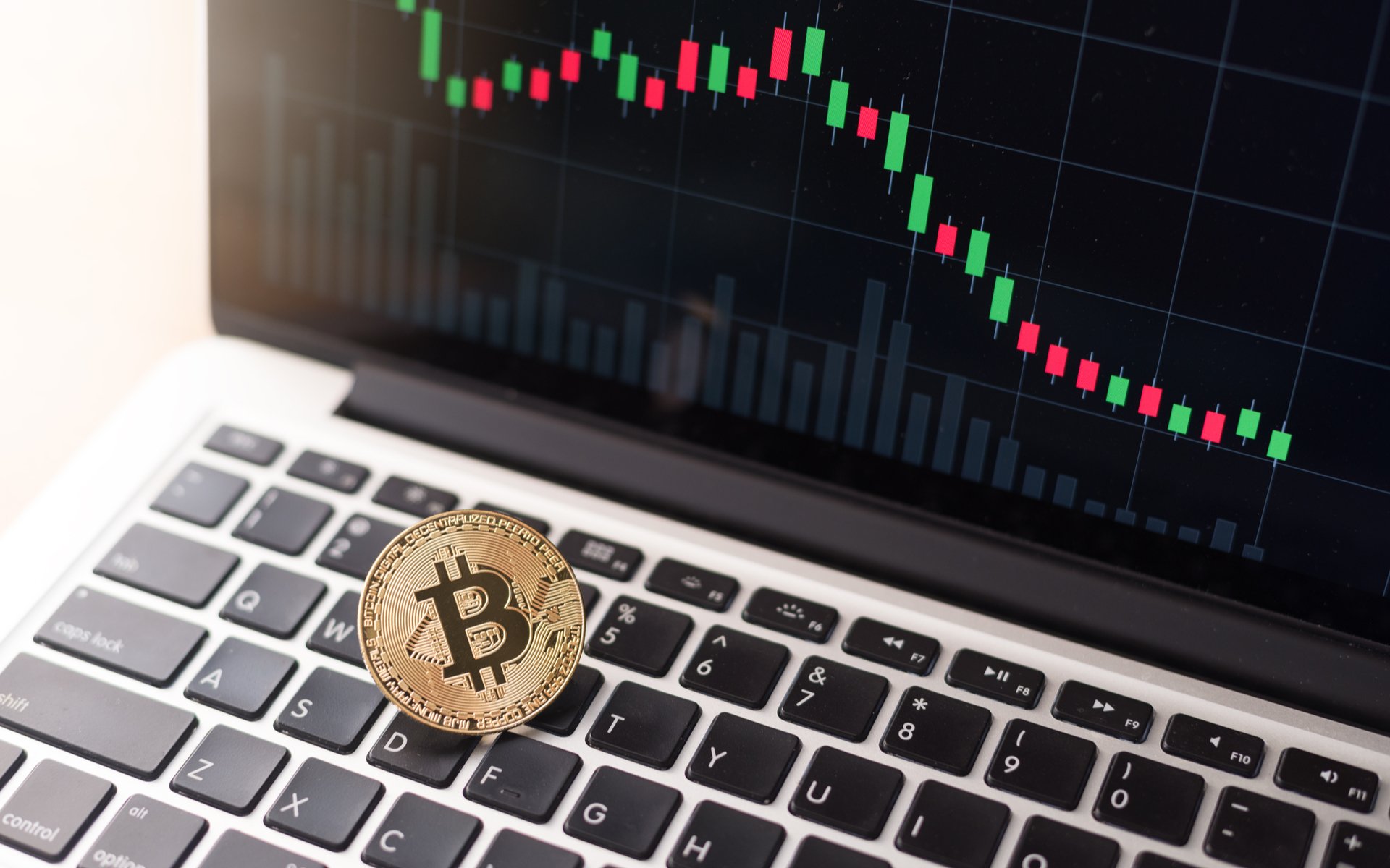Bitcoin Price Drop To $3200 Would Still Continue Uptrend, Fundstrat Confirms