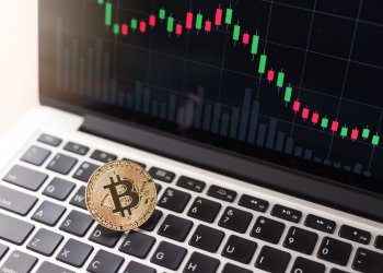 Bitcoin Price Drop To $3200 Would Still Continue Uptrend, Fundstrat Confirms