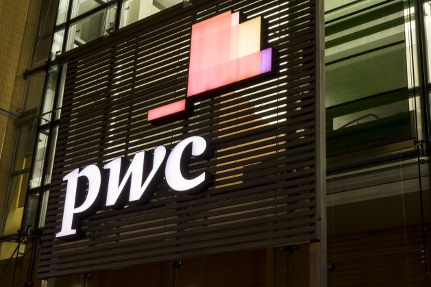 ig Four accounting firms, PricewaterhouseCoopers (PwC), announced that it would accept Bitcoin payments from its clients.