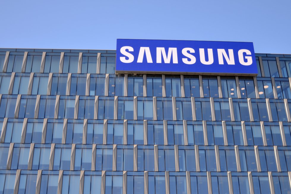 Experts Refute Samsung’s Claims That Smartphones are Best to Store Cryptocurrency