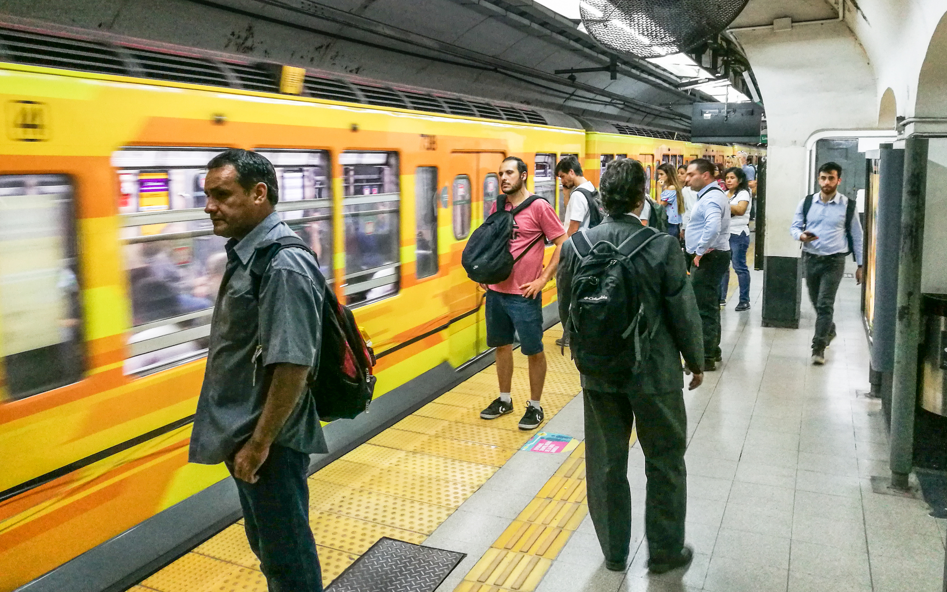 argentina metro public transport