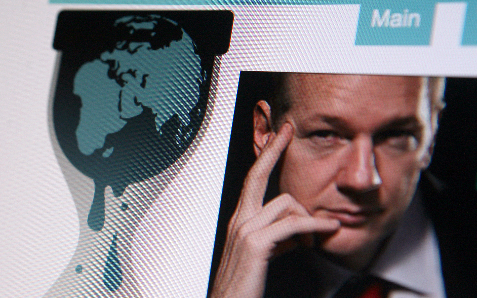 julian assange wikileaks bitcoin