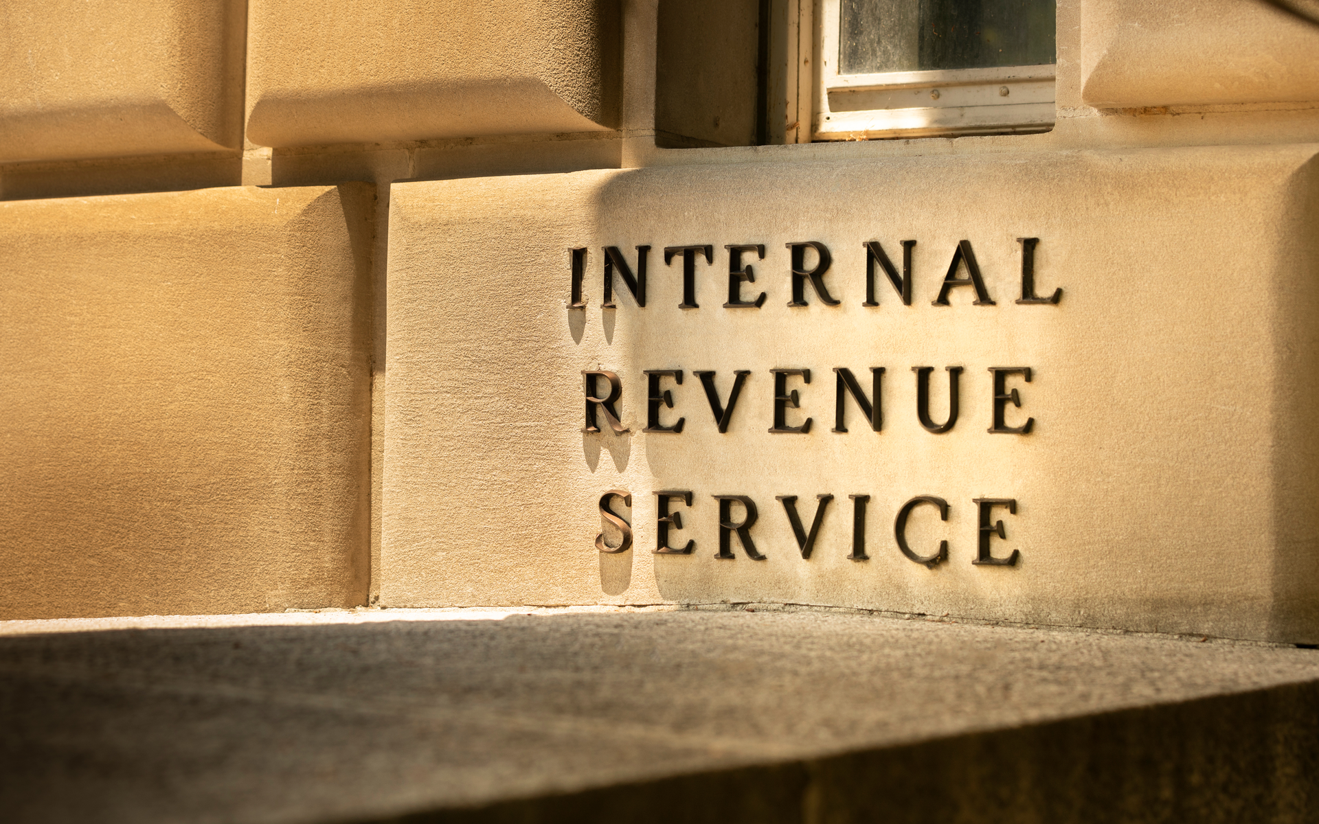 Beware of the IRS, H&S Warns its Crypto Customers