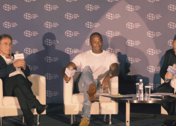 arthur hayes & nouriel roubini in bitcoin fight