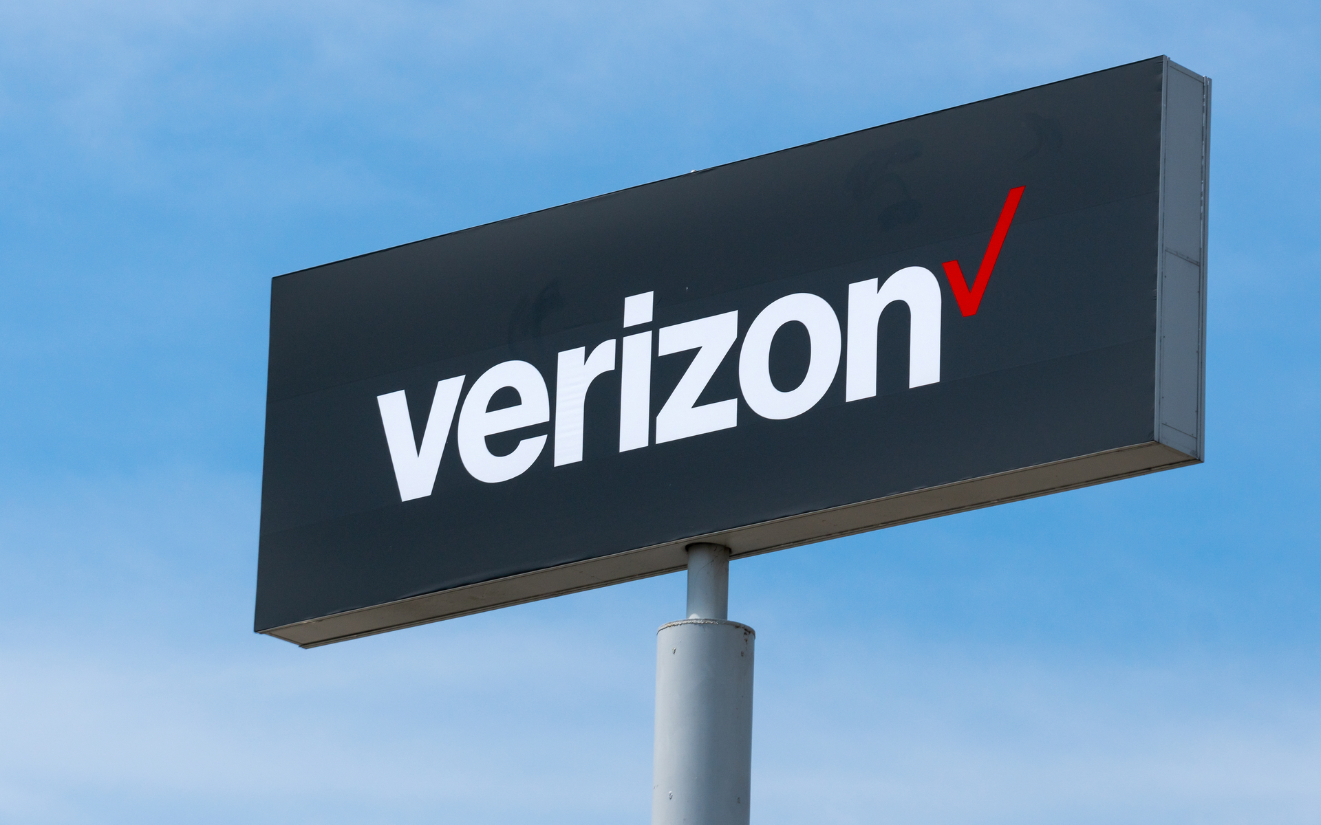 U.S. telecom giant Verizon appears ready to join the blockchain space as it...