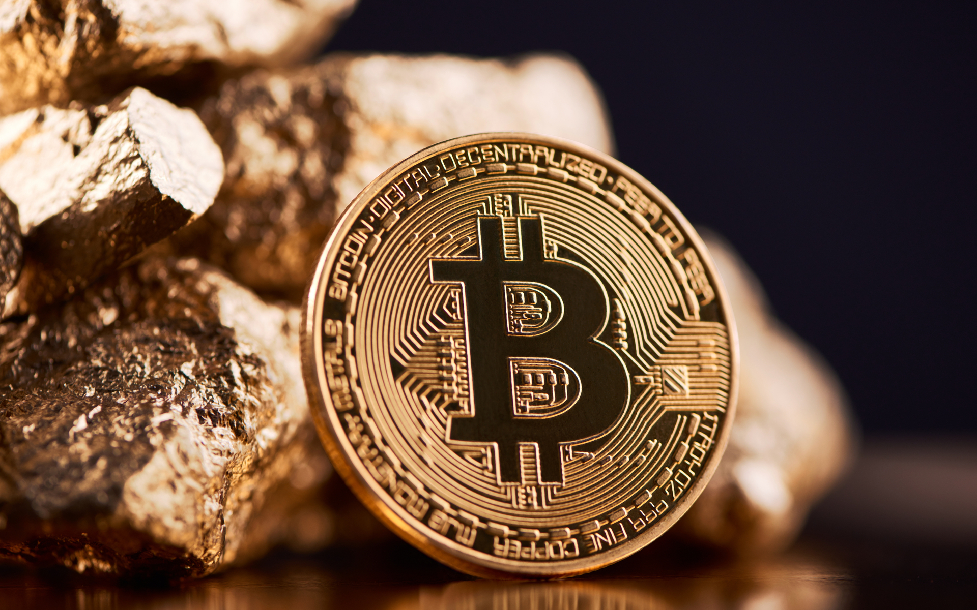 Gold vs Bitcoin YTD Returns on $1,000 Investment, How Do They Compare ...