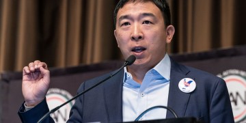 bitcoin andrew yang