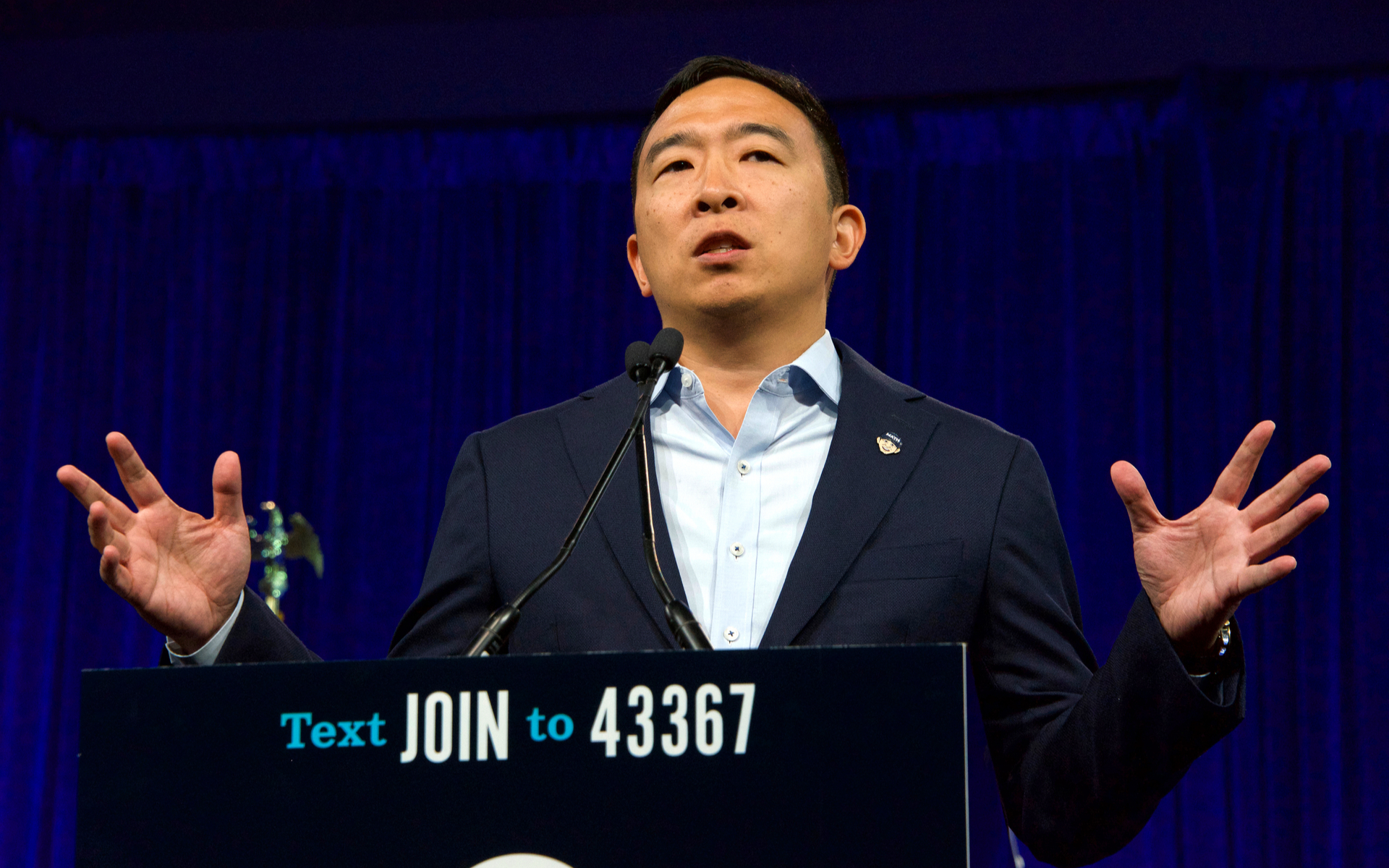 Bitcoin for Monthly $1K Payouts? Andrew Yang Says Yea