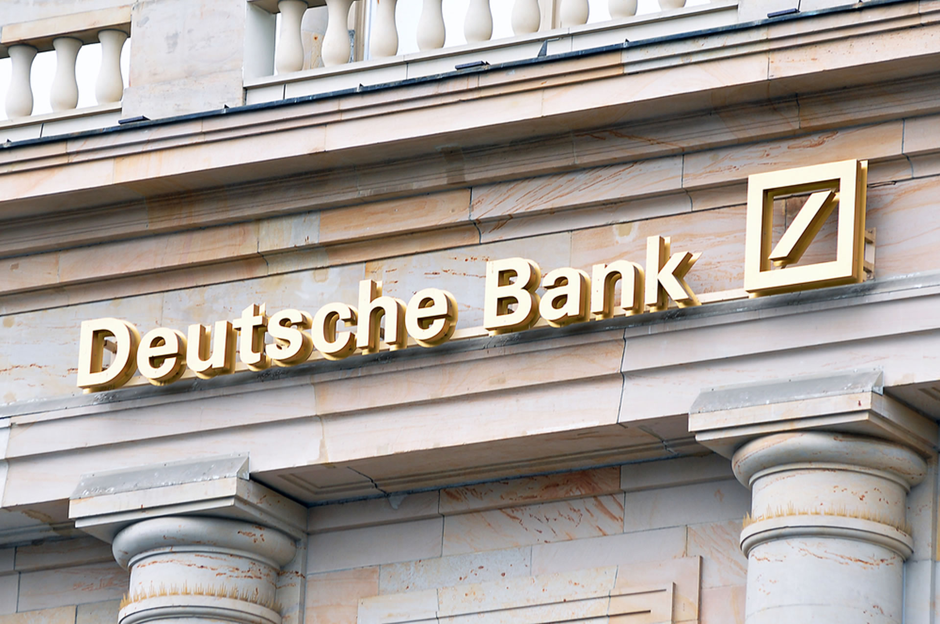 Deutsche Bank central bank cryptocurrency