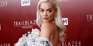 Rita Ora Promotes Bitcoin on Instagram