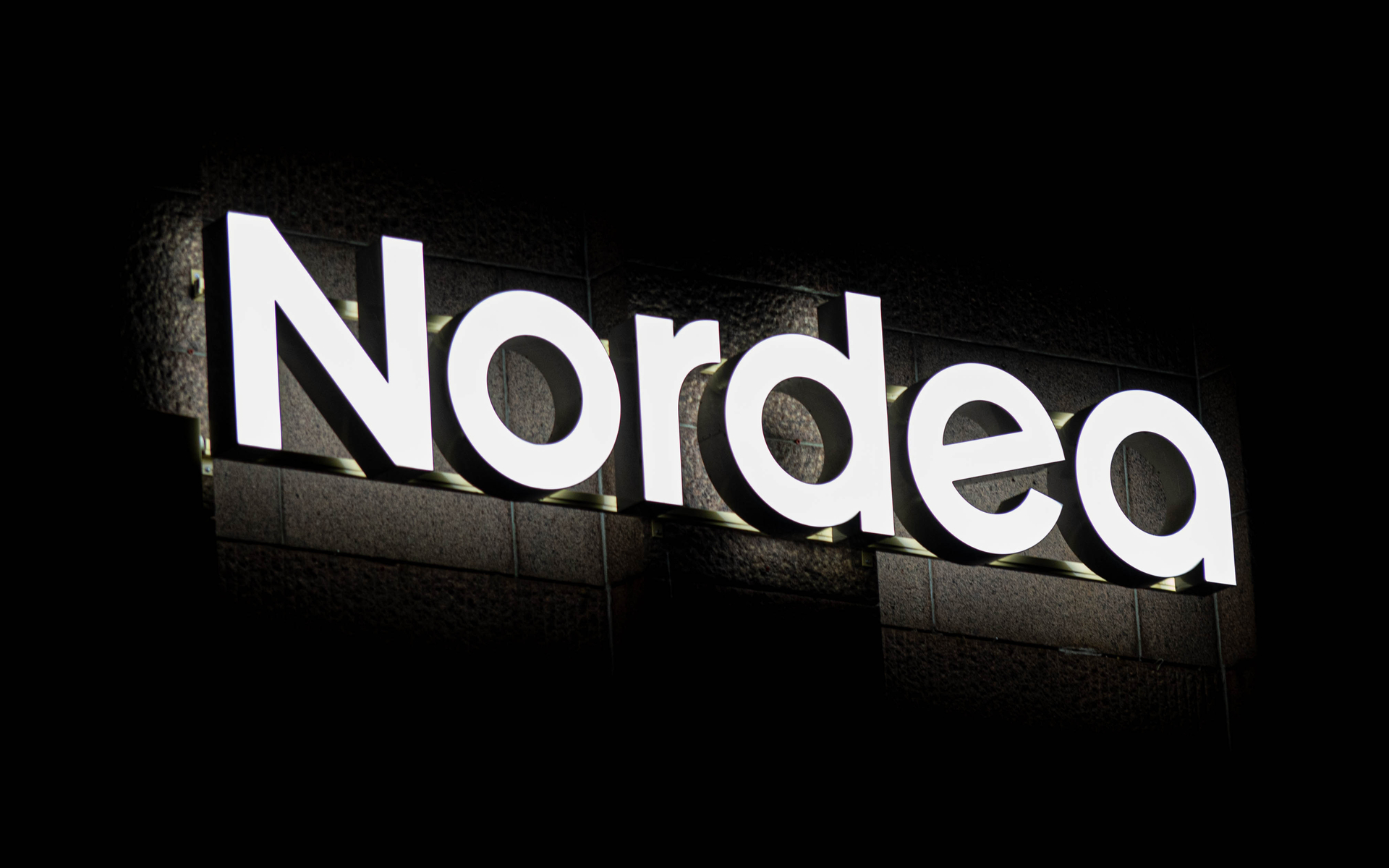 nordea bank bans staff from bitcoin trading