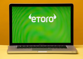 eToro Plans to Launch Its Own Debit Card in 2020