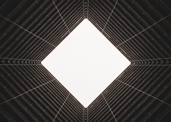 Even After 90% Crash from Highs, Analyst Thinks XRP is “Wildly Overpriced”