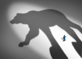 XRP Has Been Setting Lower Highs for 886 Days; Why Analysts Expect More Weakness