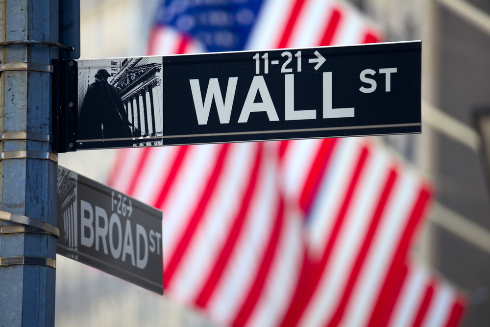 Bitcoin May Break Below $9K on Wall Street Correlation: Stock Analyst