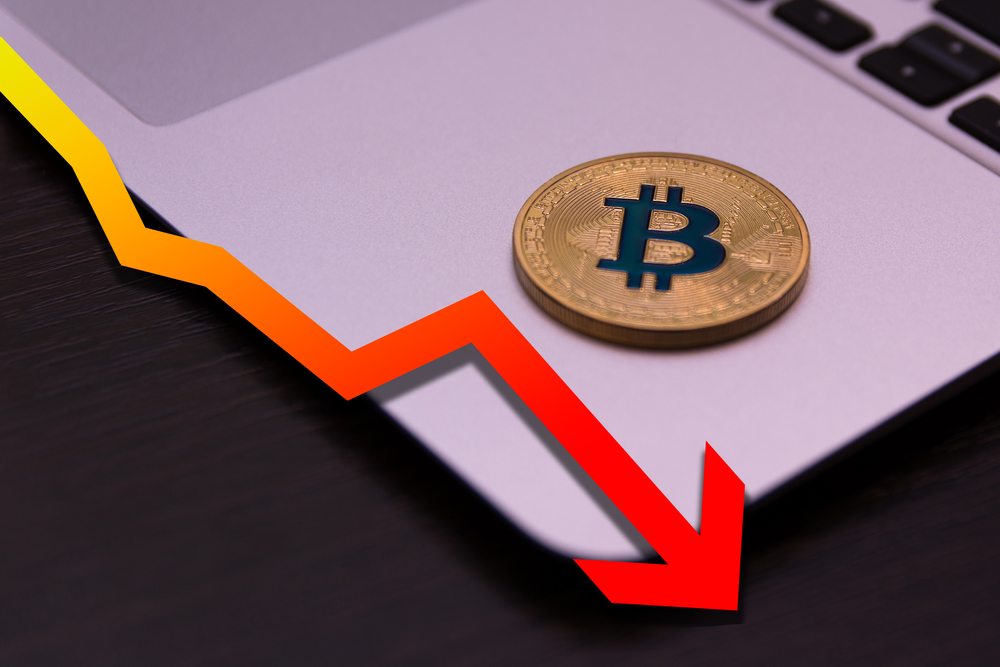Analyst Expects Bitcoin to Fall by $2K Despite Bullish Fundamentals