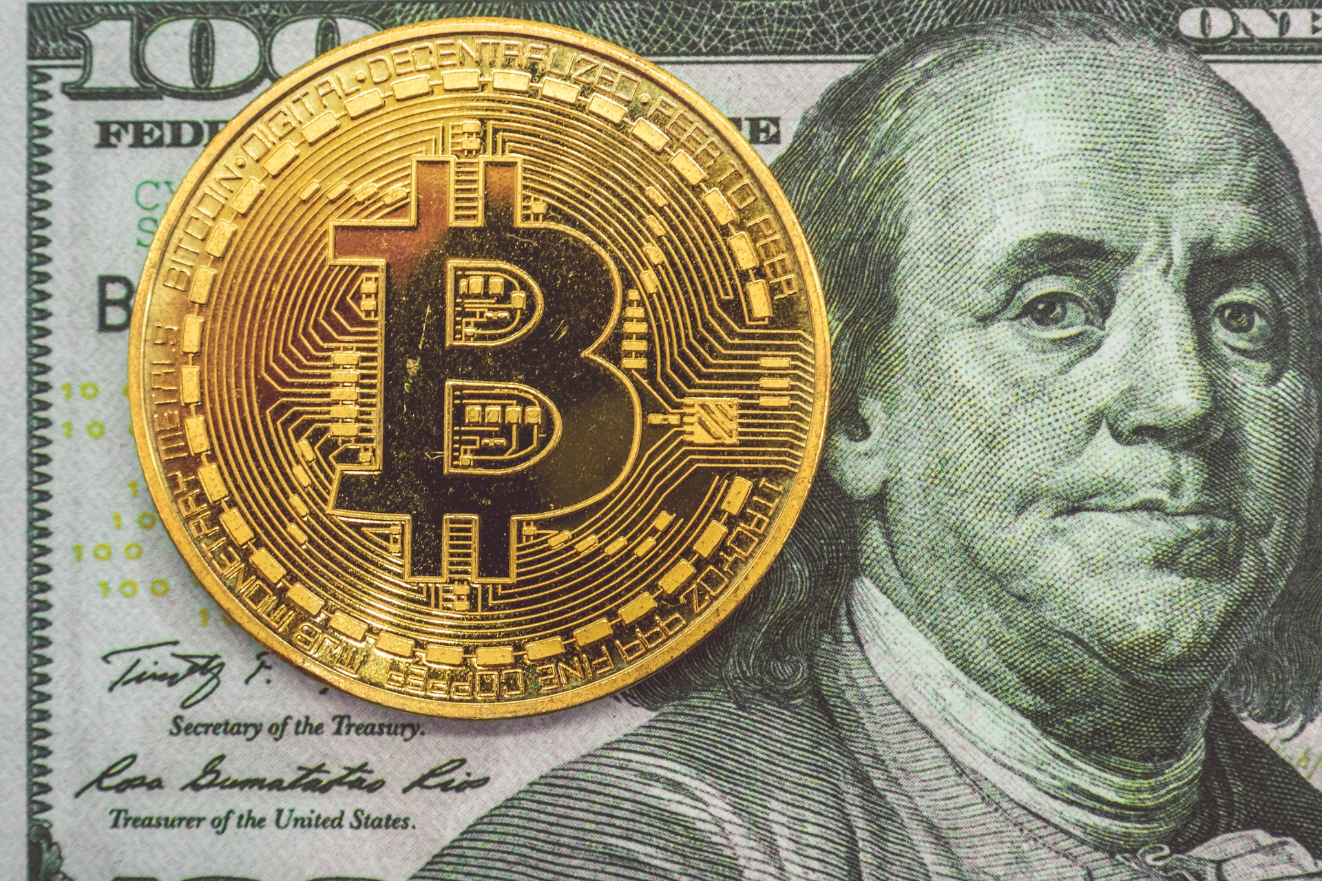 Boom for Bitcoin as Macro Analysts Stick to Their Bearish Dollar Calls