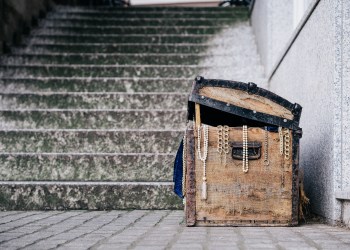 Treasure chest. Devaluation of the Dollar.