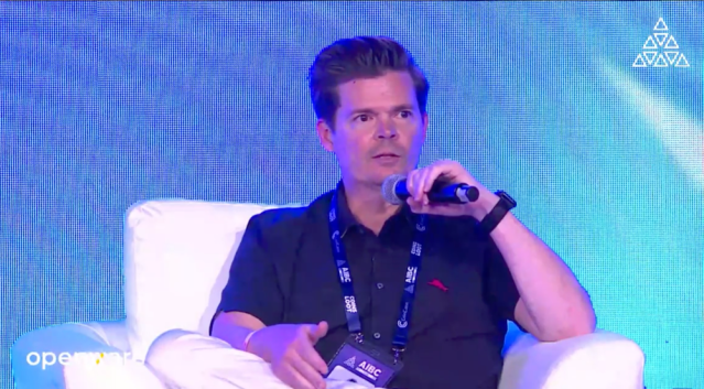 Brian_Rogers_speaking_at_AIBC_Summit_Dubai_future_of_blockchain (6)