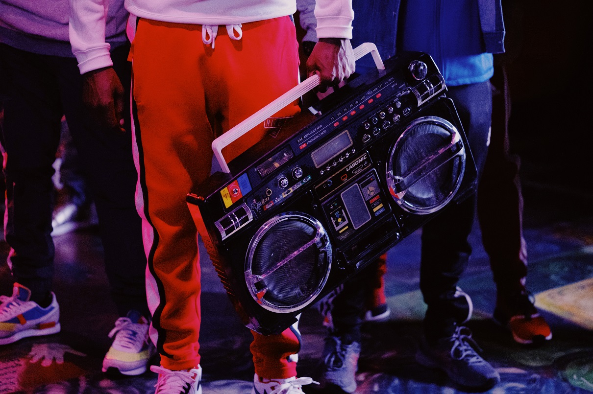 Busta Rhymes, a boombox
