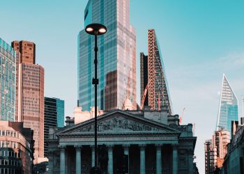 Mixed Messages As Bank of England Deputy Governor Says Crypto Not A Threat