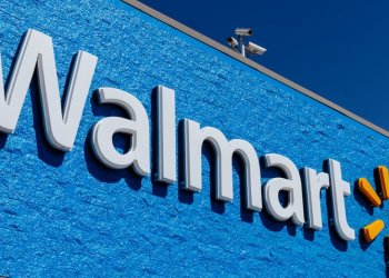 Picture of text Walmart with its logo next to it