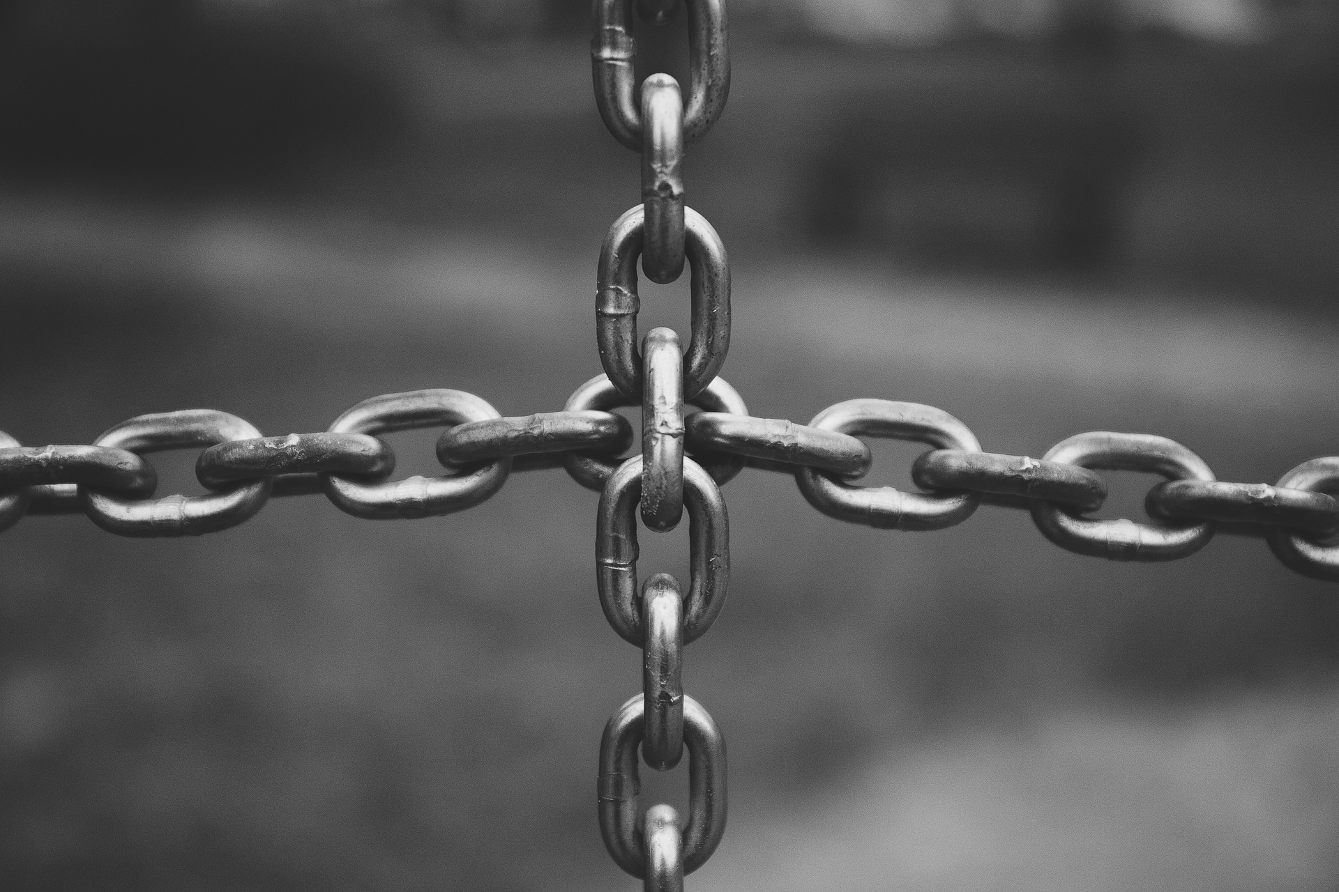 The Fight for Cross-Chain Dominance: Is it Going to Be David vs Goliath?