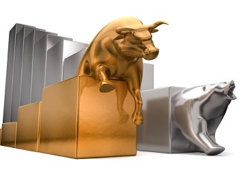 A bear and a bull representing bear trend of bitcoin mining stocks