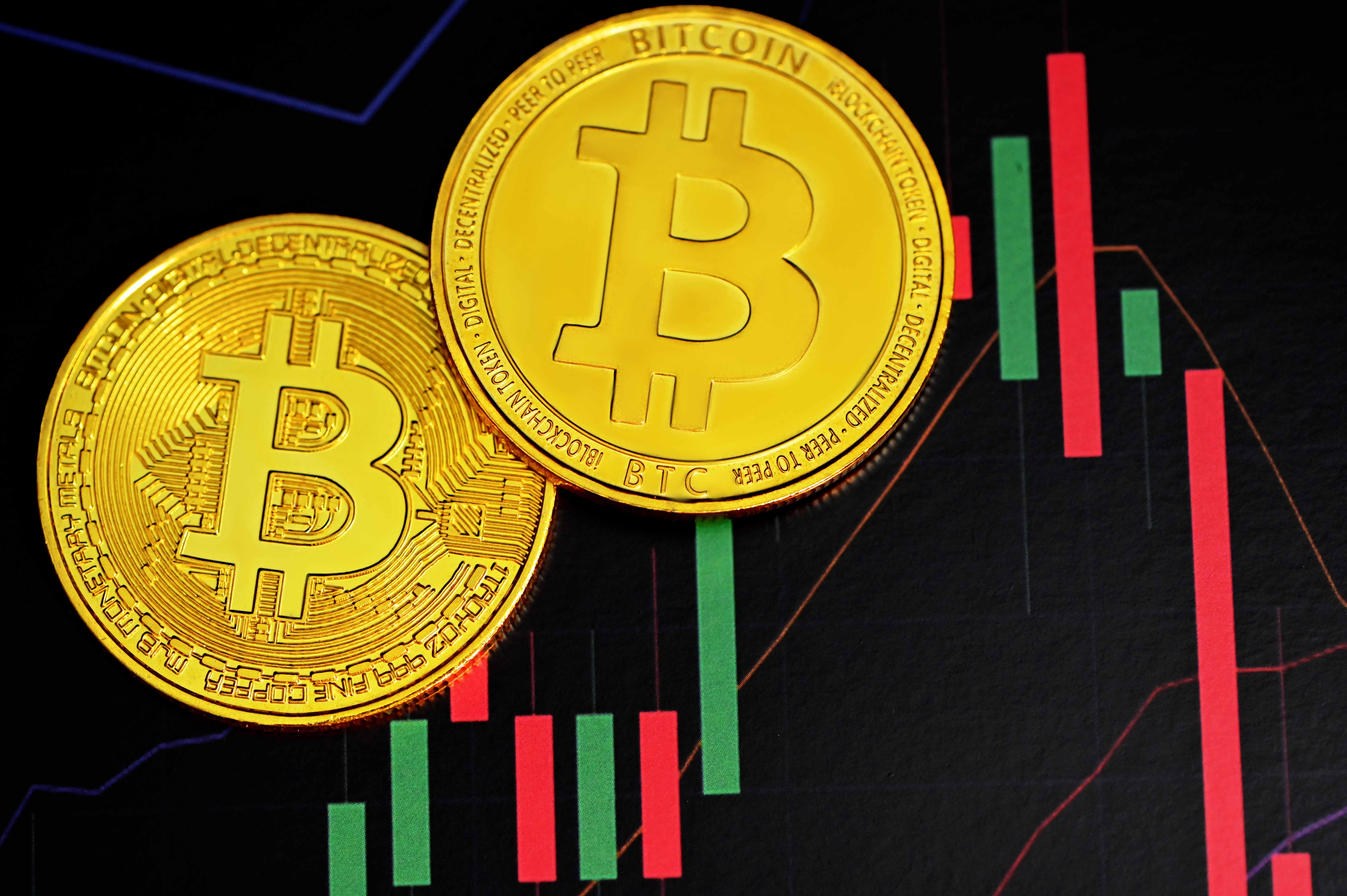 Bitcoin Crashes To $42k, $900M In Crypto Futures Liquidates