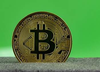 Data Shows Strong Correlation Between Bitfinex Reserve & Bitcoin Price During Crash To $35k