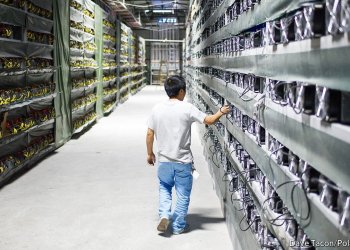 bitcoin mining farm