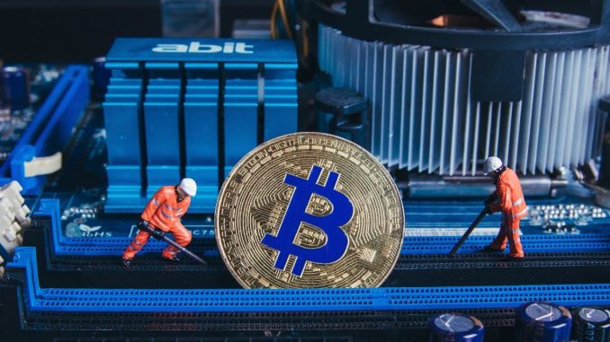 Public Bitcoin Miners Struggle To Keep Up With Difficulty As BTC Production Declines