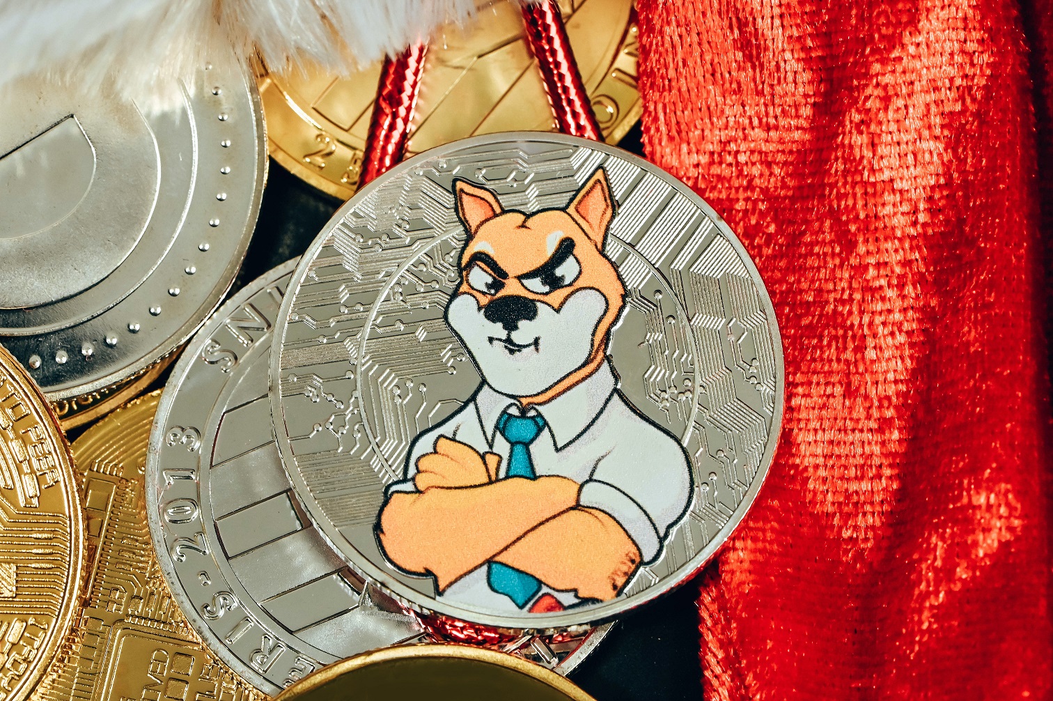 Memecoin Battle: Shiba Inu’s Monthly Gains Stand at 18% While Dogecoin Sees Only 2% Profits