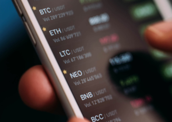 Crypto Hacks, Low Volatility, and Green Tokens: the 3 Top Crypto Trends of October 2022